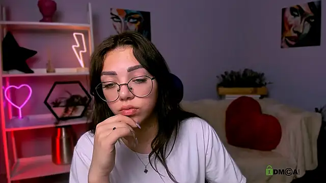 kiki swan online show from March 2025 10:04:01 AM