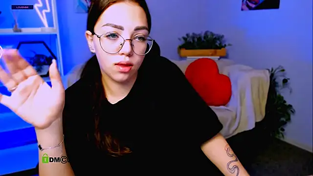 kiki swan online show from March 2025 07:24:01 AM