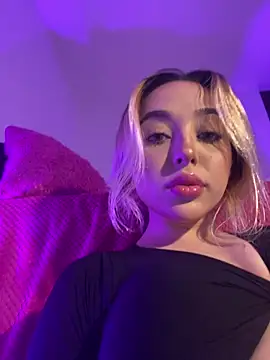 Snapshot of Amorkiss_ chatting on February 2026 04:35:01 AM Amorkiss online show from February 2026 04:35:01 AM