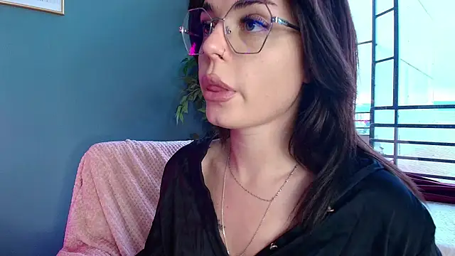 Snapshot of Perfect_Moans chatting on June 2026 04:05:01 AM Perfect Moans online show from June 2026 04:05:01 AM