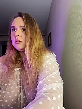 Juicy PeachLux online show from September 2025 06:32:02 PM