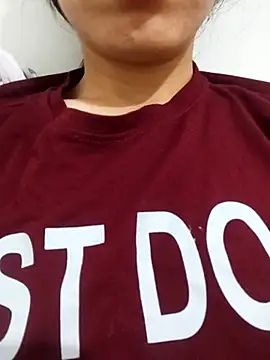 Snapshot of saraaxx1 chatting on November 2025 11:10:02 AM saraaxx1 online show from November 2025 11:10:02 AM