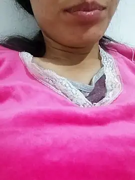 Snapshot of saraaxx1 chatting on November 2025 10:32:01 PM saraaxx1 online show from November 2025 10:32:01 PM