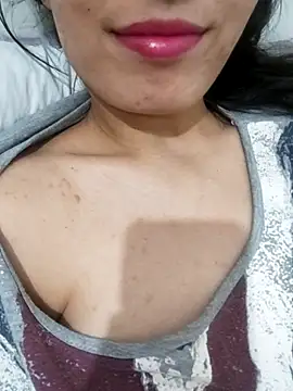 Snapshot of saraaxx1 chatting on March 2026 02:12:02 PM saraaxx1 online show from March 2026 02:12:02 PM