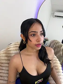  Emily Thompson  online show from February 2026 07:04:02 PM