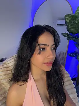  Emily Thompson  online show from March 2026 04:45:02 AM