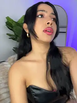 Snapshot of _Emily_Thompson_ chatting on June 2026 02:24:01 AM Emily Thompson online show from June 2026 02:24:01 AM