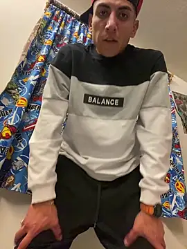 Snapshot of Feendy17 chatting on April 2026 10:13:02 AM Feendy17 online show from April 2026 10:13:02 AM