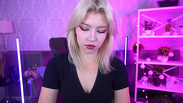 SelenaIris online show from September 2025 06:13:01 AM