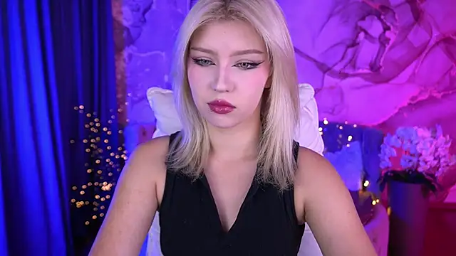 SelenaIris online show from September 2025 07:32:01 AM