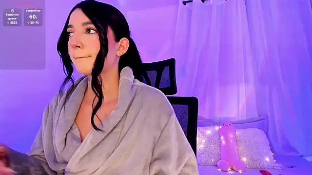 Snapshot of Hi_Soyfer chatting on September 2025 09:07:02 PM Hi Soyfer online show from September 2025 09:07:02 PM