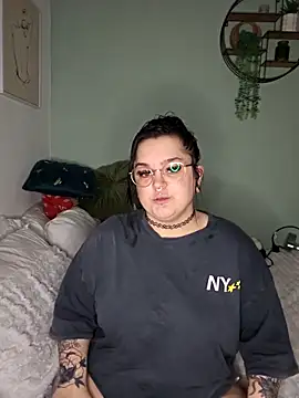 Saucy-Serenity online show from February 2026 07:59:01 PM