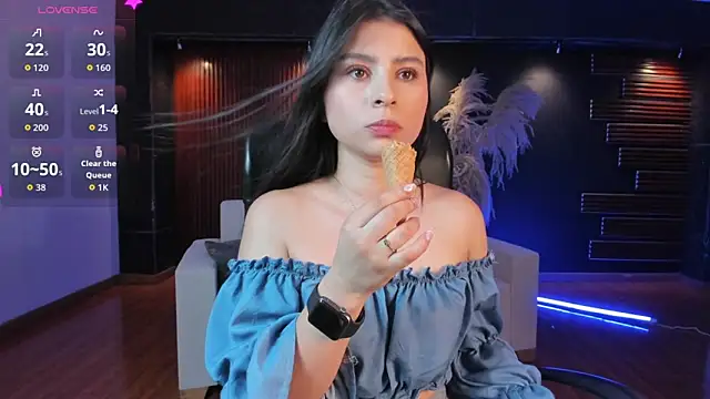 Catalina Santhana online show from October 2025 06:29:01 PM