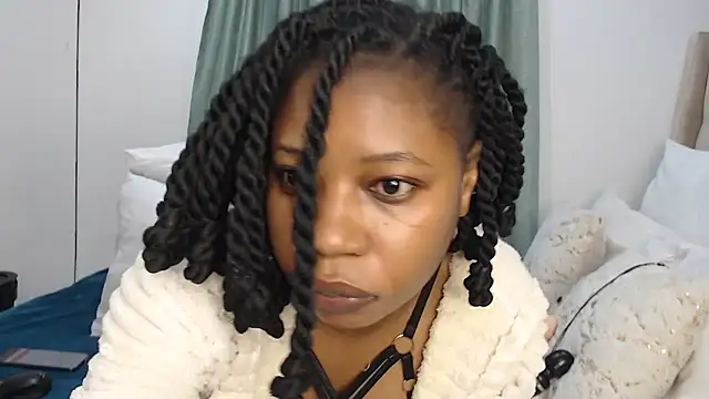 Snapshot of MystiqueTeee chatting on June 2026 02:05:02 AM MystiqueTeee online show from June 2026 02:05:02 AM