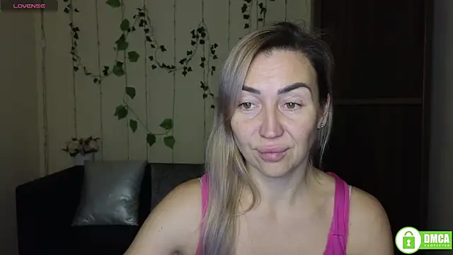 Kiss julli88I online show from December 2025 06:25:02 PM