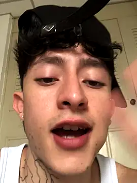 troy rouge online show from October 2025 07:56:01 PM