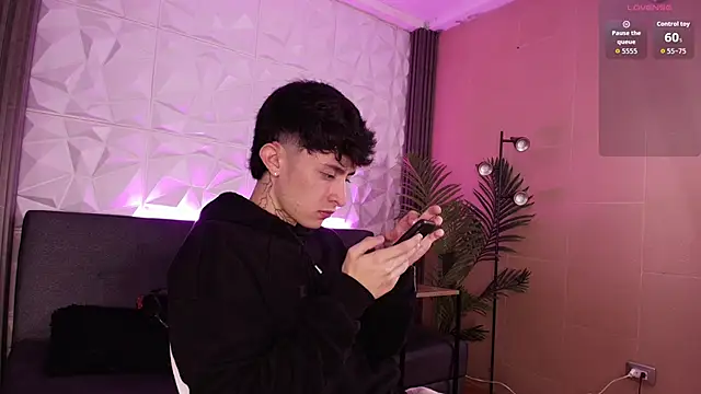 troy rouge online show from November 2025 07:13:01 PM