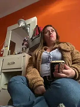 Snapshot of Luna-nevada chatting on February 2026 10:28:02 PM Luna-nevada online show from February 2026 10:28:02 PM