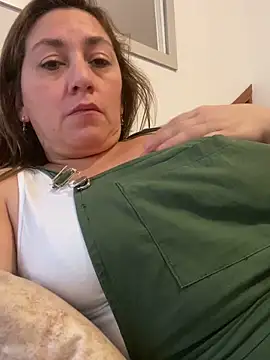 Snapshot of Luna-nevada chatting on February 2026 10:32:01 PM Luna-nevada online show from February 2026 10:32:01 PM