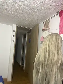 Mia cullen  online show from November 2025 10:42:02 PM