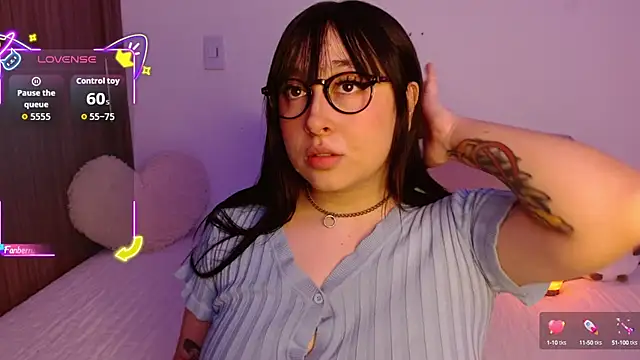 Oliviargf online show from September 2025 12:43:01 AM