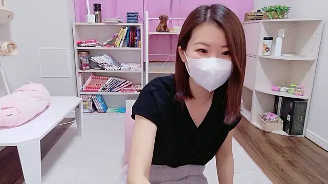 Snapshot of -COCOAtann- chatting on May 2026 02:18:02 AM -COCOAtann- online show from May 2026 02:18:02 AM