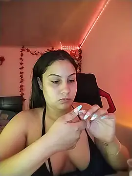 Snapshot of esmeralda_jadees chatting on May 2026 08:27:01 PM esmeralda jadees online show from May 2026 08:27:01 PM