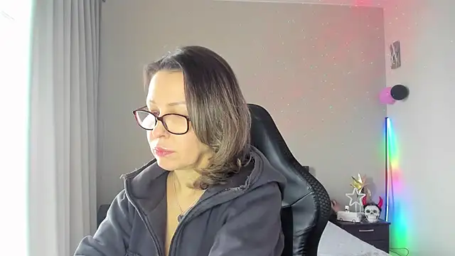 Snapshot of MANKAmmm1 chatting on March 2025 01:40:02 PM MANKAmmm1 online show from March 2025 01:40:02 PM