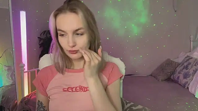 Snapshot of _Vikky_Moon_ chatting on May 2026 12:51:01 AM Vikky Moon online show from May 2026 12:51:01 AM