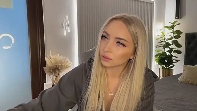 OhMyEmma online show from April 2026 01:11:02 AM