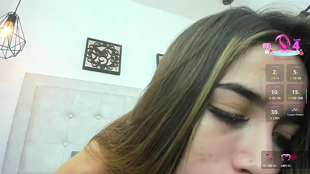 Lola Blondie online show from March 2025 12:11:01 PM