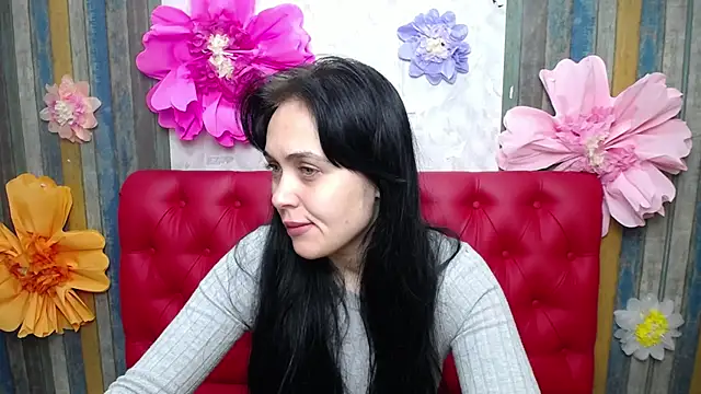 IziPaterson online show from October 2025 05:04:01 AM