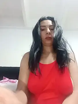 Snapshot of DaphneRosses chatting on July 2026 02:34:01 PM DaphneRosses online show from July 2026 02:34:01 PM