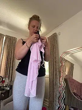 Snapshot of feedeegeorgie chatting on July 2026 03:05:01 PM feedeegeorgie online show from July 2026 03:05:01 PM