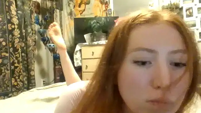 Snapshot of RedGingerSnapz chatting on August 2026 01:30:01 AM RedGingerSnapz online show from August 2026 01:30:01 AM