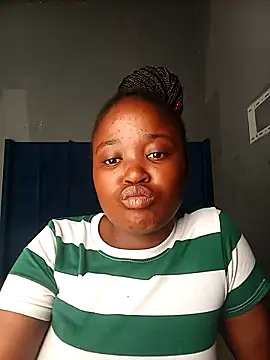 Snapshot of SexyShybarbie chatting on October 2025 06:46:02 AM SexyShybarbie online show from October 2025 06:46:02 AM