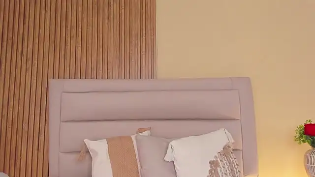 FatimaEvans online show from December 2025 01:07:01 PM