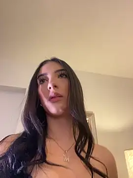 Snapshot of MagieeThomson chatting on November 2025 03:24:02 PM MagieeThomson online show from November 2025 03:24:02 PM