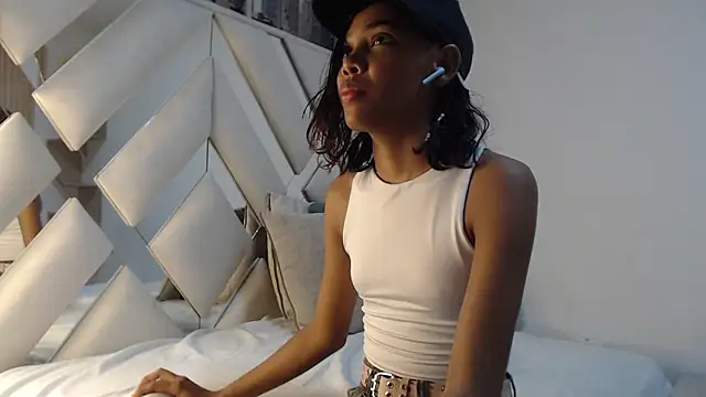 Snapshot of willow_smitt chatting on April 2026 01:53:02 PM willow smitt online show from April 2026 01:53:02 PM