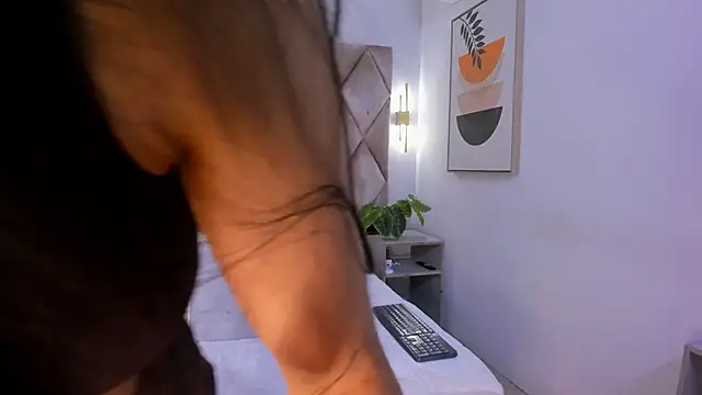 lucianasmith  online show from March 2025 12:35:02 PM