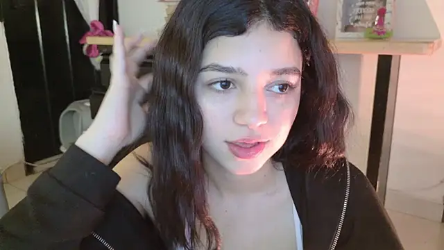 Snapshot of eva_sin18 chatting on June 2026 01:28:02 AM eva sin18 online show from June 2026 01:28:02 AM
