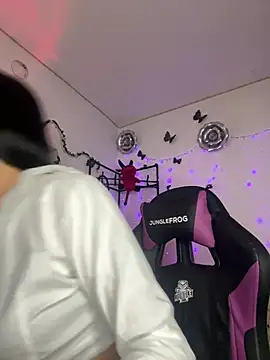 Kendramillerr 1 online show from March 2025 08:06:02 PM