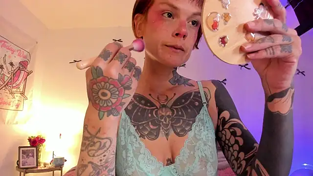 Alessamoth online show from April 2026 07:08:02 PM