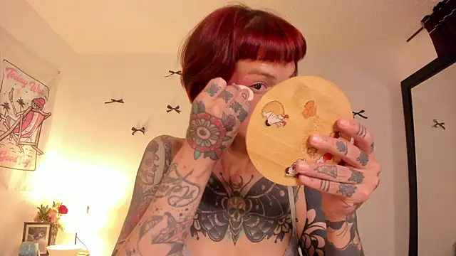 Alessamoth online show from April 2026 10:40:02 PM