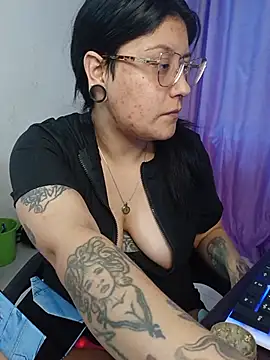 Snapshot of DaniPoison chatting on June 2026 05:54:01 PM DaniPoison online show from June 2026 05:54:01 PM