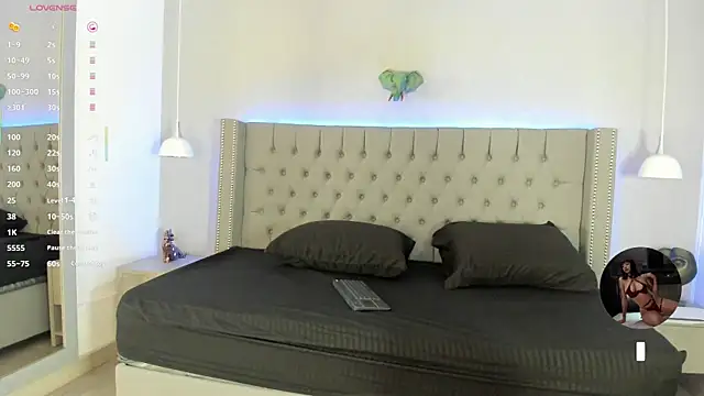 Snapshot of Emiliana_Rios chatting on September 2025 12:45:02 AM Emiliana Rios online show from September 2025 12:45:02 AM