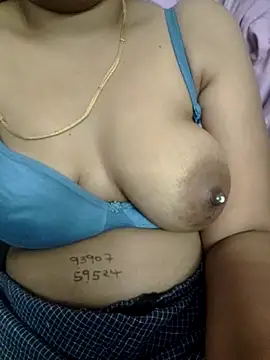 Snapshot of priya_00143 chatting on March 2025 10:53:01 PM priya 00143 online show from March 2025 10:53:01 PM