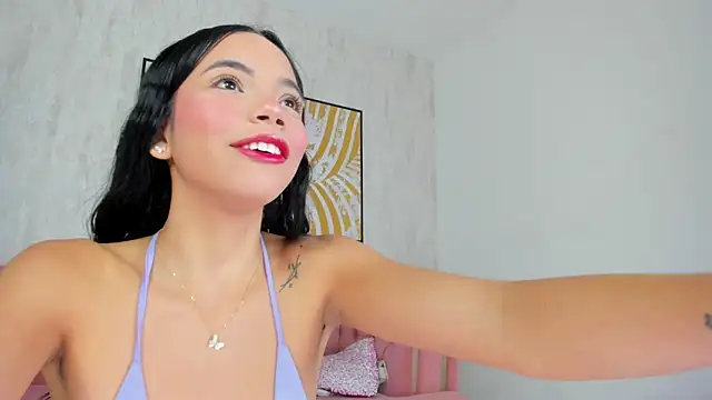 Snapshot of Krissi_latore chatting on January 2026 01:05:02 PM Krissi latore online show from January 2026 01:05:02 PM