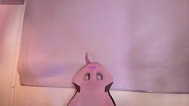 adara evanss online show from November 2025 08:00:01 PM