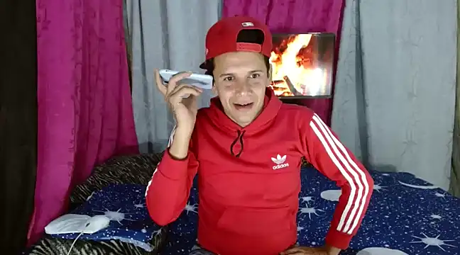 Snapshot of Hidden_Fantasies chatting on March 2025 12:15:01 AM Hidden Fantasies online show from March 2025 12:15:01 AM